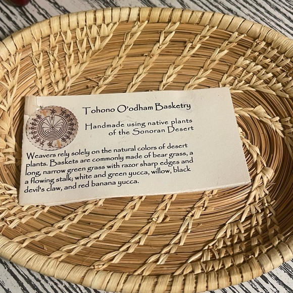 Hand woven Native American basket - Picture 2 of 6